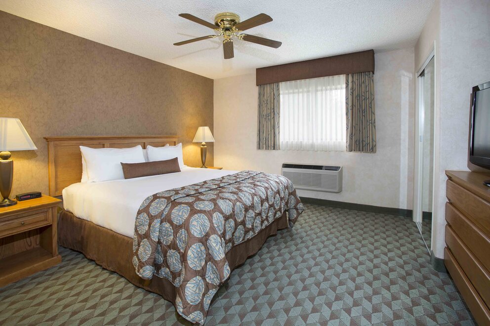 Luxury King Suite Bedroom