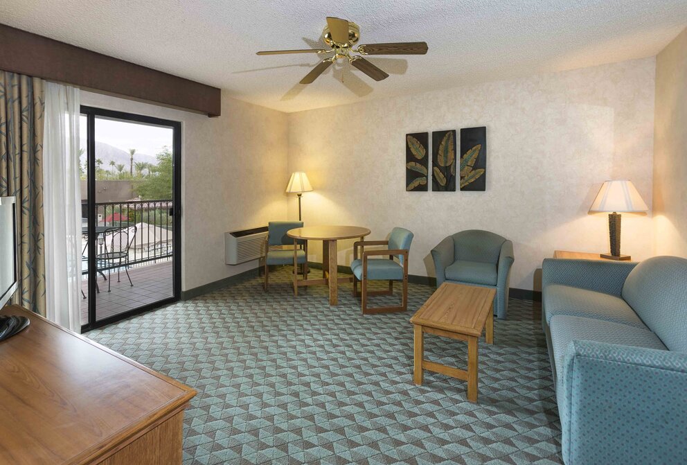 Luxury King Suite Sitting Room